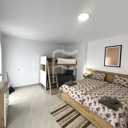 Exquisite 703 Golem (Tirana)