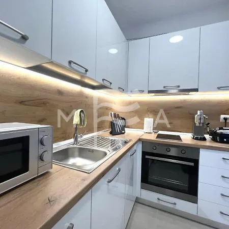 Värdshus Exquisite 703 Golem (Tirana)